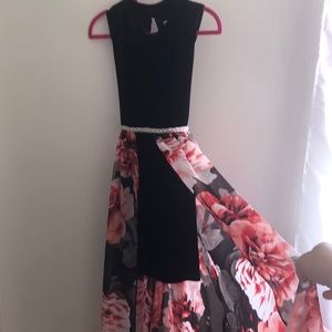 Girls Walk-through dress.